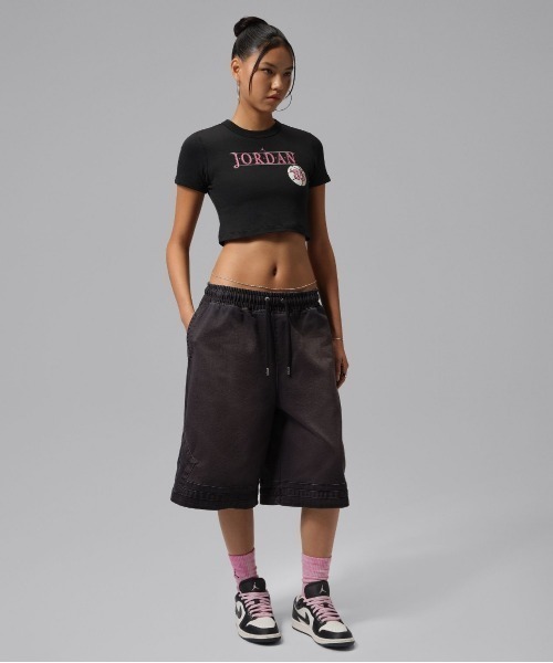 JORDAN BRAND(ジョーダンブランド)の「JORDAN BRAND Ringer T-Shirt(ジョーダンブランド ウィメンズ リンガー Tシャツ)(Tシャツ/カットソー・レディース・ブラック系/ホワイト系・X-SMALL/SMALL/MEDIUM/LARGE)」の9枚目の写真