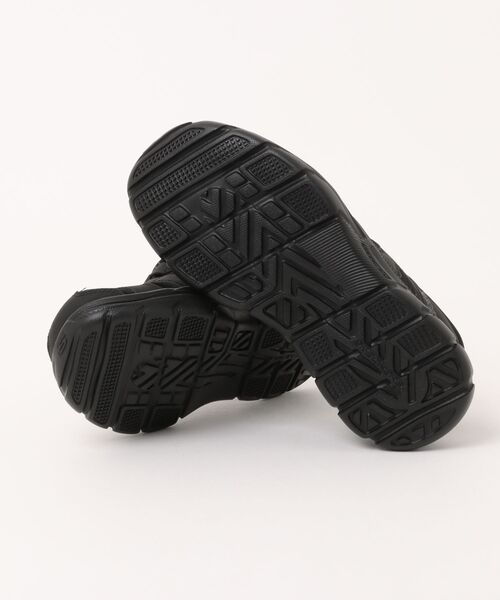SKECHERS(スケッチャーズ)の「【SKECHERS】スケッチャーズ Slip-ins:REVOLTED - VARTAN(スリップインズ:レボルテッド - ヴァータン)205182(サンダル・メンズ・ブラック/チョコ・25.0cm/26.0cm/27.0cm/28.0cm)」の4枚目の写真