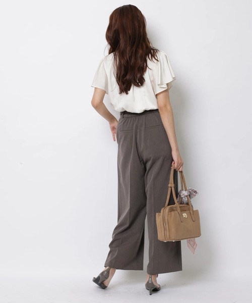 JUSGLITTY(ジャスグリッティー)の「ボウタイサテンブラウス(シャツ/ブラウス・レディース・ピンク系その他5/オフホワイト/ネイビー/ライトブルー・2/1)」の11枚目の写真