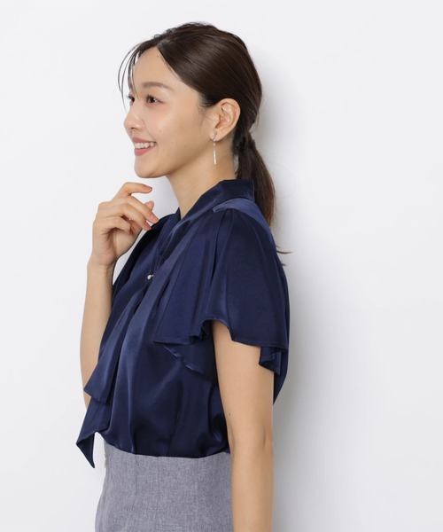 JUSGLITTY(ジャスグリッティー)の「ボウタイサテンブラウス(シャツ/ブラウス・レディース・ピンク系その他5/オフホワイト/ネイビー/ライトブルー・2/1)」の12枚目の写真