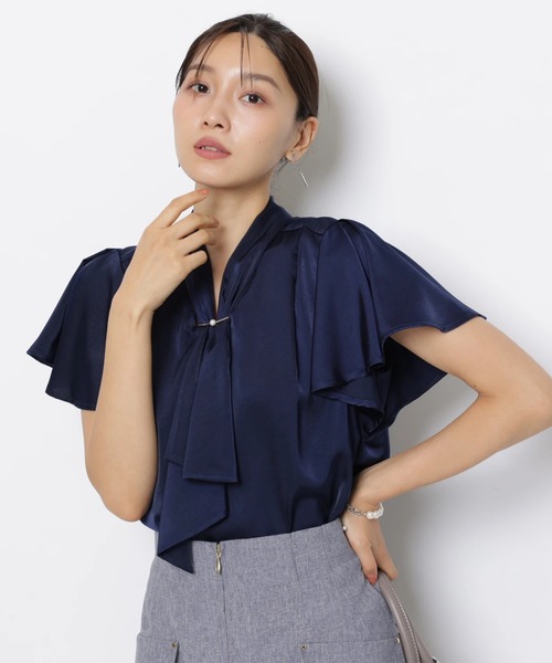 JUSGLITTY(ジャスグリッティー)の「ボウタイサテンブラウス(シャツ/ブラウス・レディース・ピンク系その他5/オフホワイト/ネイビー/ライトブルー・2/1)」の13枚目の写真
