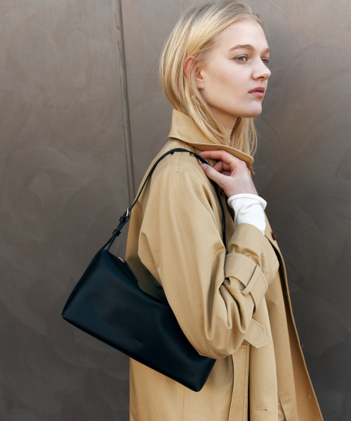OVHEE(オヴェイ)の「ミヌショルダーバッグ Minu Shoulder Bag(ショルダーバッグ・レディース・ブラック・FREE)」の11枚目の写真