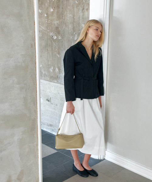 OVHEE(オヴェイ)の「ミヌショルダーバッグ Minu Shoulder Bag(ショルダーバッグ・レディース・ブラック・FREE)」の13枚目の写真