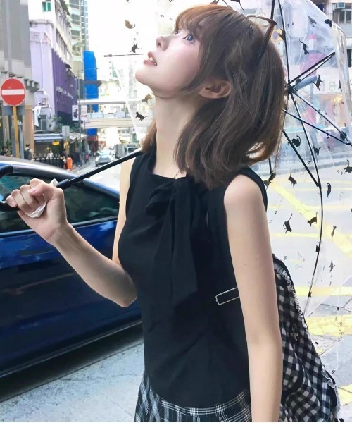 FREE STYLISTS(フリー スタイリスト)の「リボンタイ ニット スタイルアップ ノースリーブ トップス(Tシャツ/カットソー・レディース・ブラック・M)」の9枚目の写真