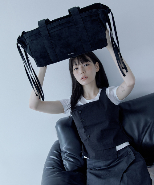 Miseki SEOUL（ミセキソウル）の「[ミセキソウルXキホ] ストリングスクエアショルダーバッグ ブラック（ショルダーバッグ・レディース・その他・OS）」の4枚目の写真