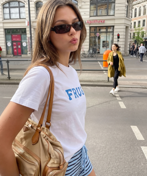 FRUAND（フルアンド）の「ベーシックカラーTシャツ_4カラー（Tシャツ/カットソー・レディース・その他/ホワイト/アッシュグレー/ブルー/レッド・FREE）」の13枚目の写真