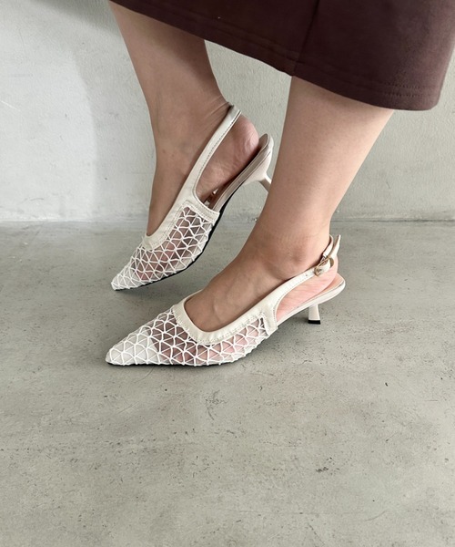 MYMOOD.(マイムード)の「ポインテッドトゥストラップメッシュパンプス(パンプス・レディース・ベージュ/ブラック/アイボリー・23.5cm/24.5cm)」の9枚目の写真