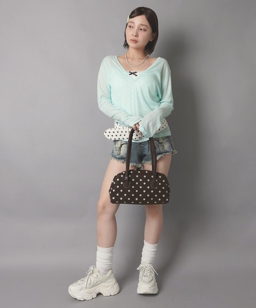 SPINNS(スピンズ)の「レイヤードに使えるVネック長袖カットソー/カラーカットソー/韓国ガーリー(Tシャツ/カットソー・レディース・ターコイズブルー/ブラック/ミント/ピンク/パープル・ONESIZE)」の10枚目の写真