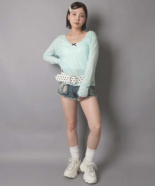 SPINNS(スピンズ)の「レイヤードに使えるVネック長袖カットソー/カラーカットソー/韓国ガーリー(Tシャツ/カットソー・レディース・ターコイズブルー/ブラック/ミント/ピンク/パープル・ONESIZE)」の12枚目の写真