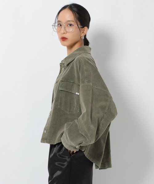 HEREIAM(ヘレイアム)の「【HEREIAM】FADEコーデュロイシャツ(シャツ/ブラウス・レディース・カーキ/インディゴブルー/イエロー・FREE)」の2枚目の写真