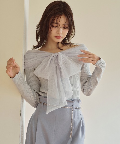 JILL by JILL STUART(ジルバイジルスチュアート)の「チュールリボンニット(ニット/セーター・レディース・ブラウン/ブルー/ホワイト・FREE)」の1枚目の写真