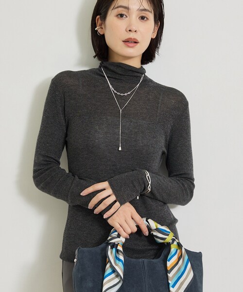 INDIVI（インディヴィ）の「【ウールラメ混／軽量】 ハイネックインナーニット（ニット/セーター・レディース・オフホワイト/チャコール/グレー系4/ダークブラウン・05/38/34/15 /13）」の2枚目の写真
