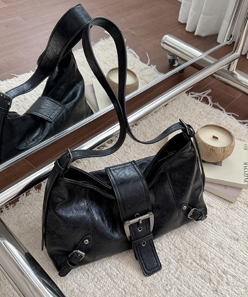yuue' ( wear )（ユーイ）の「2WAYバックルデザインショルダーバッグ/ペットボトル収納可（ショルダーバッグ・レディース・ダークブラウン/ブラック・FREE）」の20枚目の写真