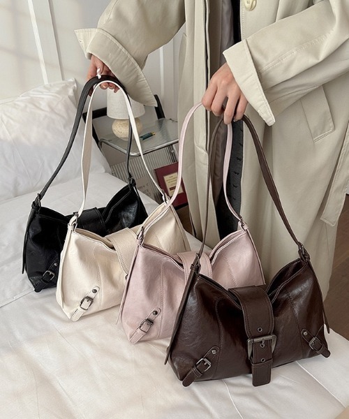 yuue' ( wear )（ユーイ）の「2WAYバックルデザインショルダーバッグ/ペットボトル収納可（ショルダーバッグ・レディース・ダークブラウン/ブラック・FREE）」の12枚目の写真