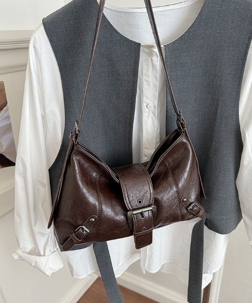 yuue' ( wear )（ユーイ）の「2WAYバックルデザインショルダーバッグ/ペットボトル収納可（ショルダーバッグ・レディース・ダークブラウン/ブラック・FREE）」の9枚目の写真