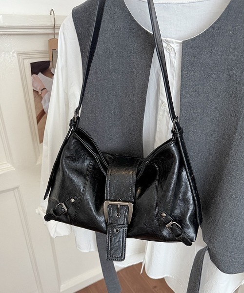 yuue' ( wear )（ユーイ）の「2WAYバックルデザインショルダーバッグ/ペットボトル収納可（ショルダーバッグ・レディース・ダークブラウン/ブラック・FREE）」の22枚目の写真