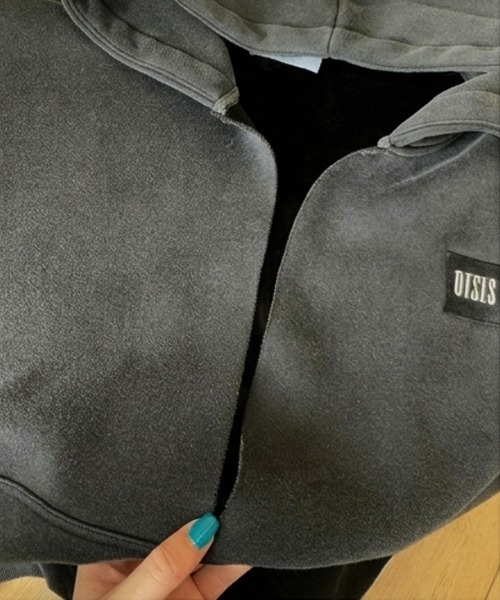 Dalfwin(ダールフィン)の「OISIS刺繍デザイン深Vネックヘビーウェイトフーディー(Tシャツ/カットソー・レディース・ブラック・FREE)」の6枚目の写真