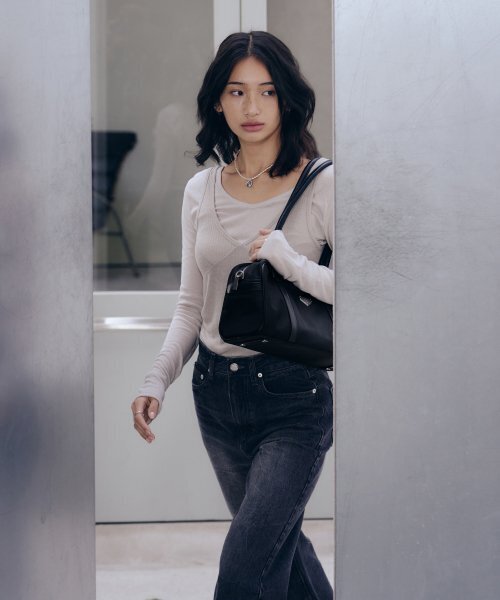 LEATHERY（レザリー）の「ボストンナイロンショルダーバッグ [4COLOR]（ショルダーバッグ・レディース・ブラック系/ブラック/シルバーグレー/ピンク・FREE）」の7枚目の写真