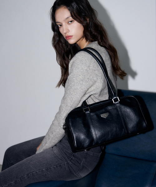 LEATHERY（レザリー）の「ボストンナイロンショルダーバッグ [4COLOR]（ショルダーバッグ・レディース・ブラック系/ブラック/シルバーグレー/ピンク・FREE）」の9枚目の写真