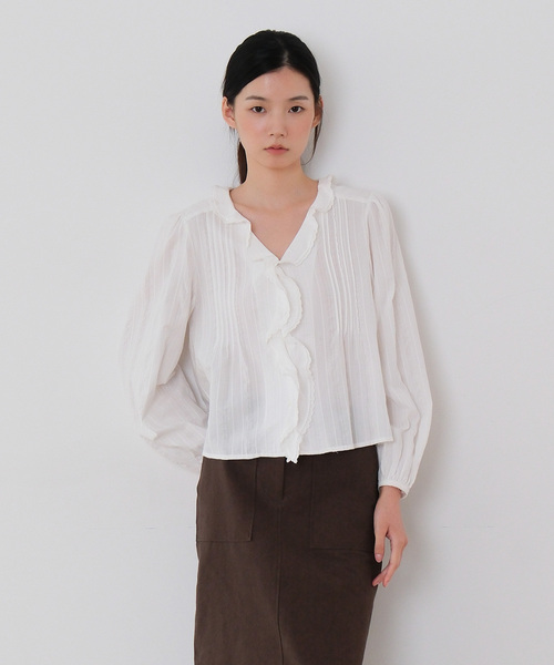 MOUI(モウイ)の「ラッフルレースブラウス (O/WHITE)(シャツ/ブラウス・レディース・ホワイト・FREE)」の1枚目の写真