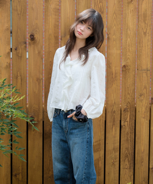 MOUI(モウイ)の「ラッフルレースブラウス (O/WHITE)(シャツ/ブラウス・レディース・ホワイト・FREE)」の5枚目の写真