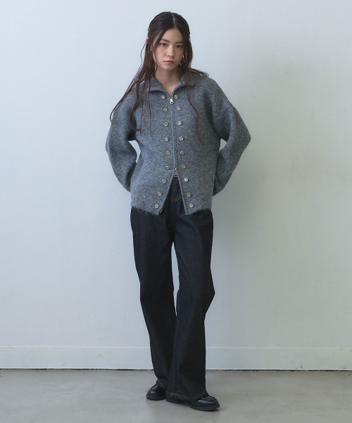 Clum(クルム)の「chain detail straight wide denim / チェーンディテールストレートワイドデニムパンツ(デニムパンツ・レディース・ダークブルー・MEDIUM/LARGE)」の7枚目の写真
