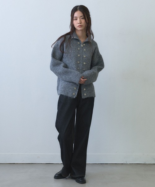 Clum(クルム)の「chain detail straight wide denim / チェーンディテールストレートワイドデニムパンツ(デニムパンツ・レディース・ダークブルー・MEDIUM/LARGE)」の8枚目の写真
