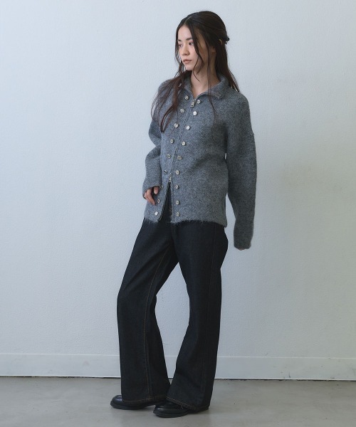 Clum(クルム)の「chain detail straight wide denim / チェーンディテールストレートワイドデニムパンツ(デニムパンツ・レディース・ダークブルー・MEDIUM/LARGE)」の10枚目の写真