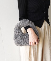 styiro（スタイロ）の「プードルファーくりてショルダーバッグ（ショルダーバッグ）」