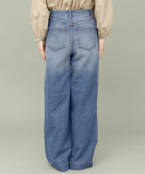 KBF+（ケービーエフプラス）の「KBF+ フレアワイドデニムパンツ（その他パンツ・レディース・ライトインディゴブルー/インディゴブルー・36/40/38）」の15枚目の写真