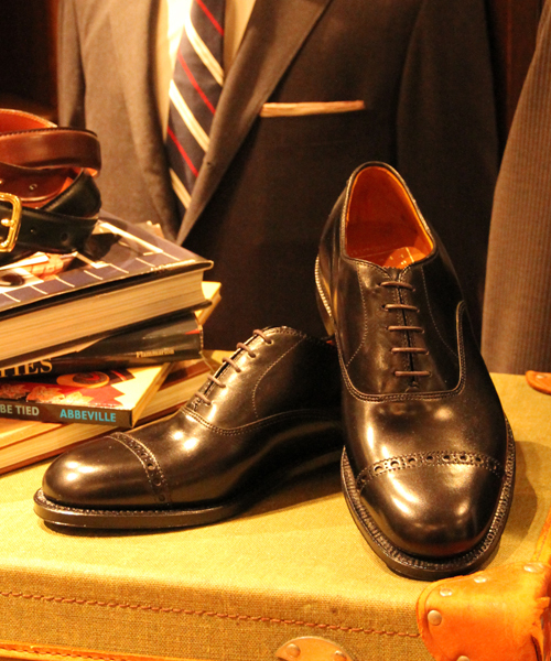 BEAMS PLUS(ビームスプラス)の「ALDEN×BEAMS PLUS / 別注 “Black Calf Cap Toe Balmoral Oxford”(ドレスシューズ・メンズ・ブラック・7.5/5.5/6/7/6.5)」の1枚目の写真