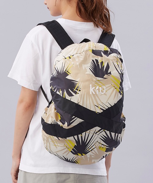 KiU（キウ）の「コンパクト バックパックカバー（バックパック/リュック・レディース・ブラック/ブラック系その他/グレー/オフホワイト/ダークベージュ/ライトベージュ/ブルー系その他・FREE）」の2枚目の写真