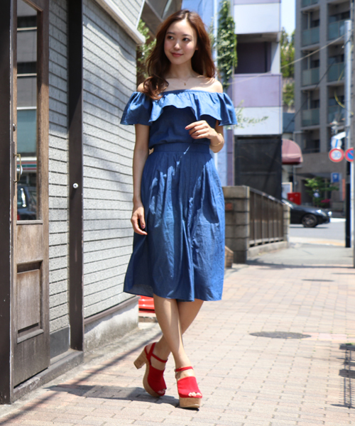 dazzlin(ダズリン)の「コルクヒールサンダル(サンダル・レディース・ブラック/ベージュ/インディゴブルー/ピンク/レッド/ブラウン/イエロー・MEDIUM/SMALL/LARGE)」の18枚目の写真