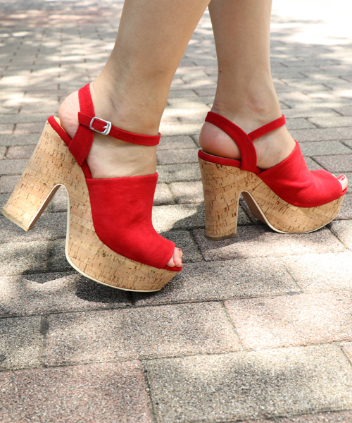 dazzlin(ダズリン)の「コルクヒールサンダル(サンダル・レディース・ブラック/ベージュ/インディゴブルー/ピンク/レッド/ブラウン/イエロー・MEDIUM/SMALL/LARGE)」の10枚目の写真