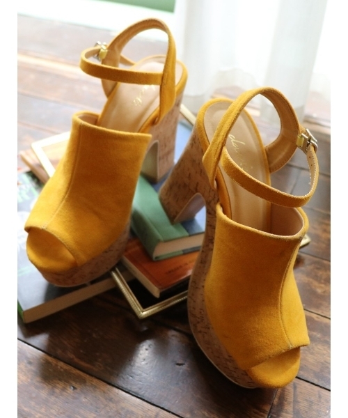 dazzlin(ダズリン)の「コルクヒールサンダル(サンダル・レディース・ブラック/ベージュ/インディゴブルー/ピンク/レッド/ブラウン/イエロー・MEDIUM/SMALL/LARGE)」の6枚目の写真