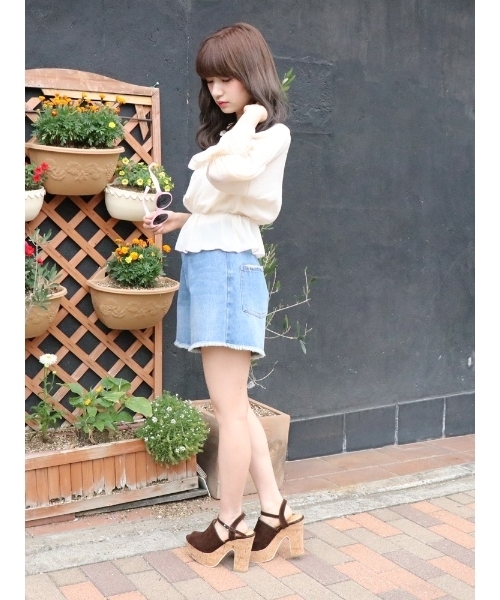 dazzlin(ダズリン)の「コルクヒールサンダル(サンダル・レディース・ブラック/ベージュ/インディゴブルー/ピンク/レッド/ブラウン/イエロー・MEDIUM/SMALL/LARGE)」の21枚目の写真