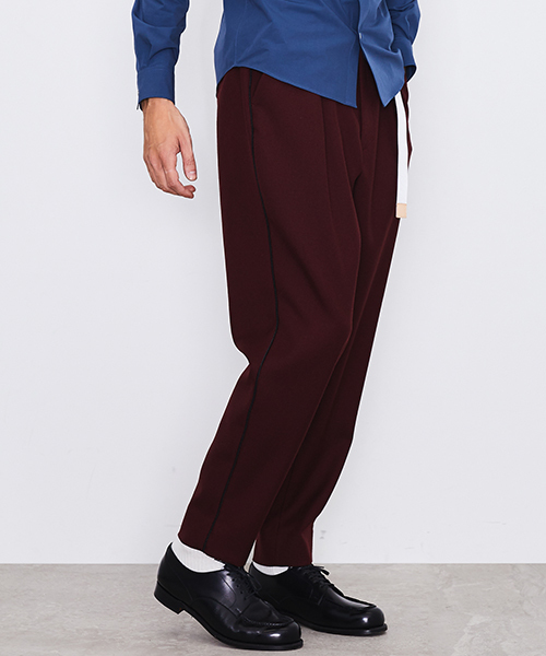 UNITED TOKYO（ユナイテッドトウキョウ）の「パイピングワイドテーパードパンツ（その他パンツ・メンズ・ブラック/グレー/バーガンディー/グリーン・2/1/3）」の4枚目の写真
