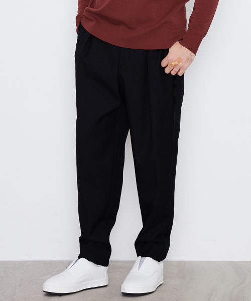 UNITED TOKYO（ユナイテッドトウキョウ）の「パイピングワイドテーパードパンツ（その他パンツ・メンズ・ブラック/グレー/バーガンディー/グリーン・2/1/3）」の2枚目の写真