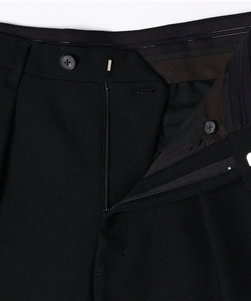UNITED TOKYO（ユナイテッドトウキョウ）の「パイピングワイドテーパードパンツ（その他パンツ・メンズ・ブラック/グレー/バーガンディー/グリーン・2/1/3）」の12枚目の写真