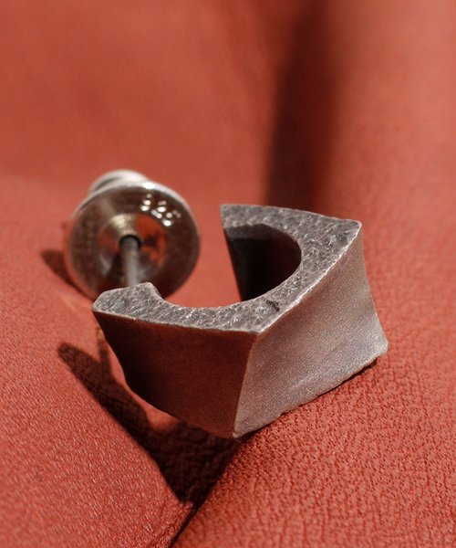 GILD / ギルド / Frosted processing twist hoop pierce フロスティド プローセシング ツイスト フープ ピアス / G171-PI02（ピアス（片耳用））｜GILD（ギルド）