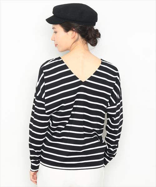 ADAM ET ROPE'(アダムエロペ)の「深Vネックコットンプルオーバー(Tシャツ/カットソー・レディース・ホワイト/ホワイト系その他/ブラック系その他・FREE)」の11枚目の写真