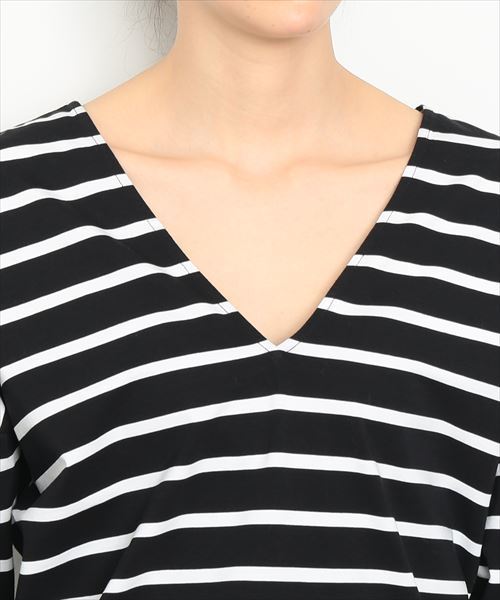 ADAM ET ROPE'(アダムエロペ)の「深Vネックコットンプルオーバー(Tシャツ/カットソー・レディース・ホワイト/ホワイト系その他/ブラック系その他・FREE)」の10枚目の写真
