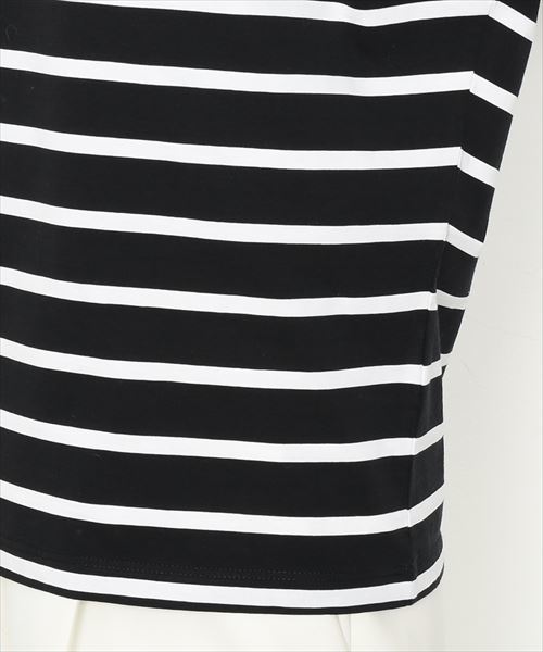 ADAM ET ROPE'(アダムエロペ)の「深Vネックコットンプルオーバー(Tシャツ/カットソー・レディース・ホワイト/ホワイト系その他/ブラック系その他・FREE)」の7枚目の写真