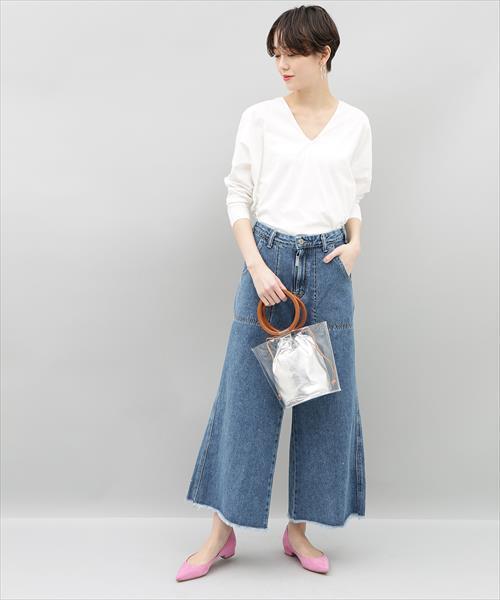 ADAM ET ROPE'(アダムエロペ)の「深Vネックコットンプルオーバー(Tシャツ/カットソー・レディース・ホワイト/ホワイト系その他/ブラック系その他・FREE)」の14枚目の写真