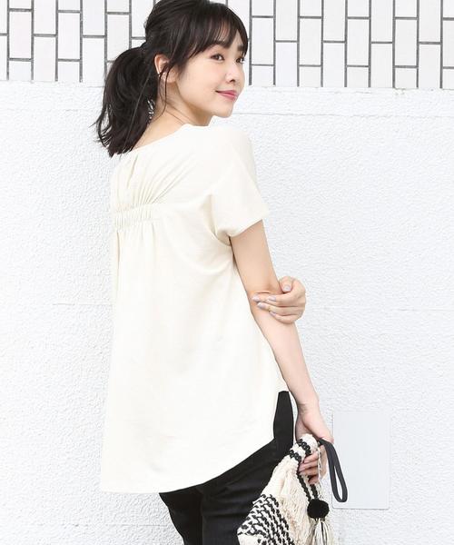 coen（コーエン）の「【接触冷感】梨地バックギャザーカットソー（Tシャツ/カットソー・レディース・イエロー/ネイビー/ナチュラル・FREE）」の2枚目の写真