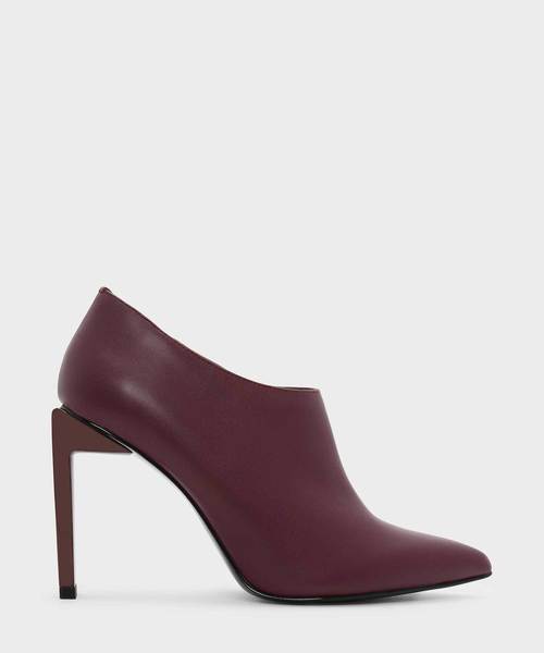 CHARLES & KEITH（チャールズ & キース）の「ブレイドヒールブーティ / BLADE HEEL BOOTIES（ブーツ・レディース・ブラック/グリーン/バーガンディー・22cm/22.5cm/23cm/23.5cm/24.5cm/25cm/25.5cm/26.5cm）」の3枚目の写真