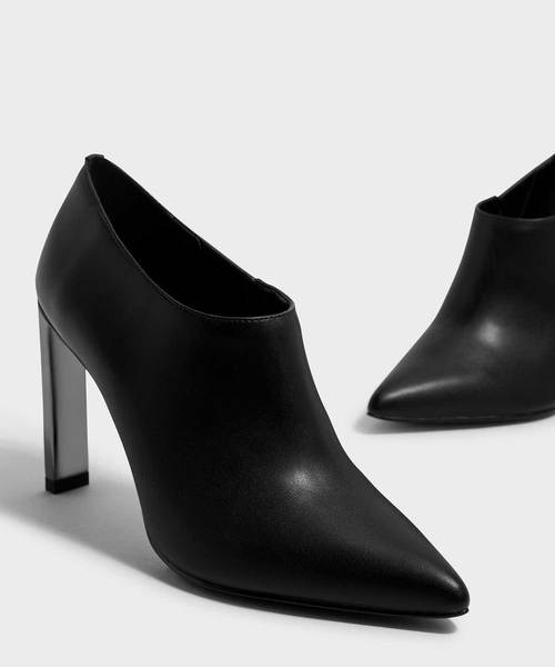 CHARLES & KEITH（チャールズ & キース）の「ブレイドヒールブーティ / BLADE HEEL BOOTIES（ブーツ・レディース・ブラック/グリーン/バーガンディー・22cm/22.5cm/23cm/23.5cm/24.5cm/25cm/25.5cm/26.5cm）」の7枚目の写真