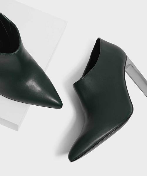 CHARLES & KEITH（チャールズ & キース）の「ブレイドヒールブーティ / BLADE HEEL BOOTIES（ブーツ・レディース・ブラック/グリーン/バーガンディー・22cm/22.5cm/23cm/23.5cm/24.5cm/25cm/25.5cm/26.5cm）」の13枚目の写真