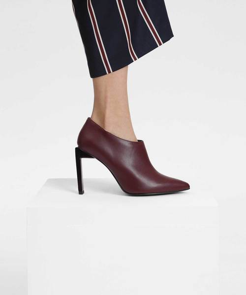 CHARLES & KEITH（チャールズ & キース）の「ブレイドヒールブーティ / BLADE HEEL BOOTIES（ブーツ・レディース・ブラック/グリーン/バーガンディー・22cm/22.5cm/23cm/23.5cm/24.5cm/25cm/25.5cm/26.5cm）」の16枚目の写真