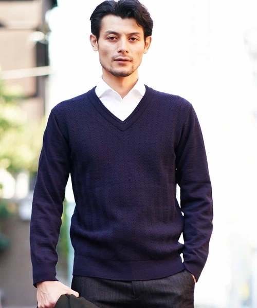 MICHEL KLEIN HOMME (ミッシェルクランオム)の「Vネックニット(Garden)(ニット/セーター・メンズ・グリーン/モカ/ネイビー/レッド・46/48/51)」の1枚目の写真